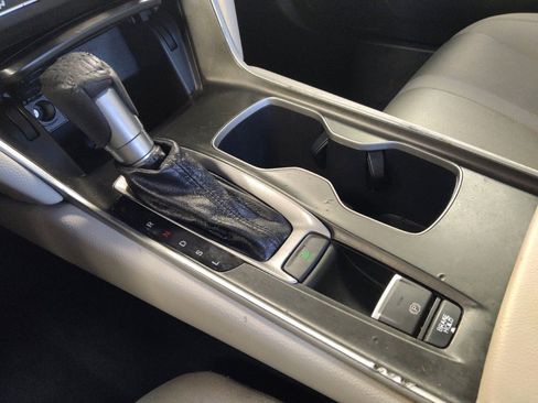 Used 2018 Honda Accord EX image 26