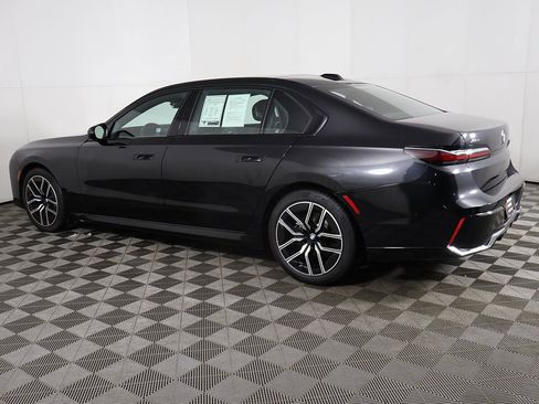 Used 2025 BMW 740i xDrive image 17