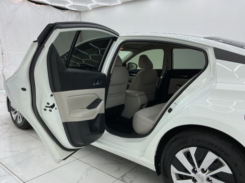 Used 2019 Nissan Altima 2.5 S FWD image 22