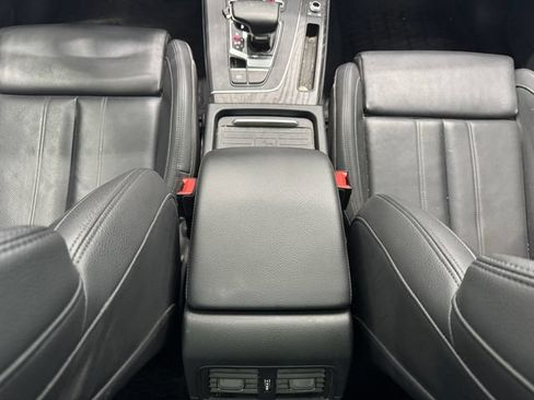 Used 2020 Audi Q5 e Premium Plus w/ Premium Plus Package AWD/4WD image 37
