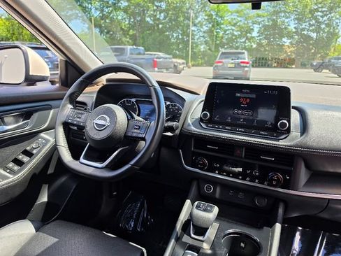 Used 2023 Nissan Rogue SV w/ SV Premium B Package AWD/4WD image 13