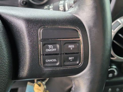 Used 2014 Jeep Wrangler Rubicon w/ Power Convenience Group AWD/4WD image 18