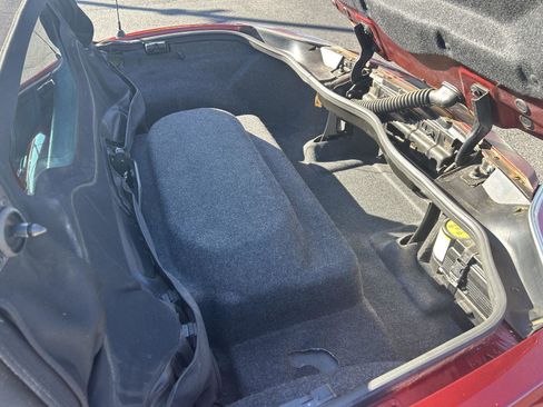 Used 2009 Saturn Sky Ruby Red image 25