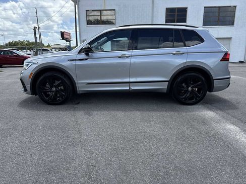 Certified 2023 Volkswagen Tiguan SE R-Line FWD image 11