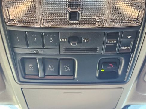 Used 2022 Toyota 4Runner Limited image 19