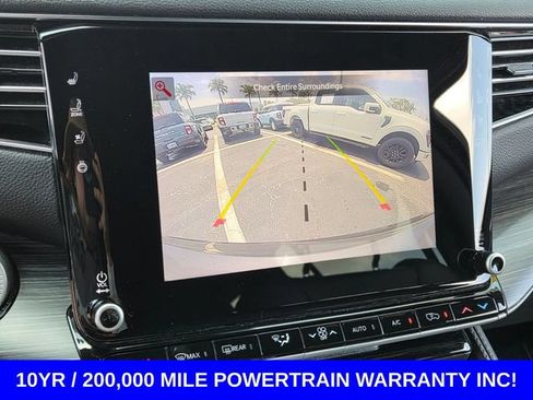 Used 2024 Jeep Wagoneer L Series II RWD image 25