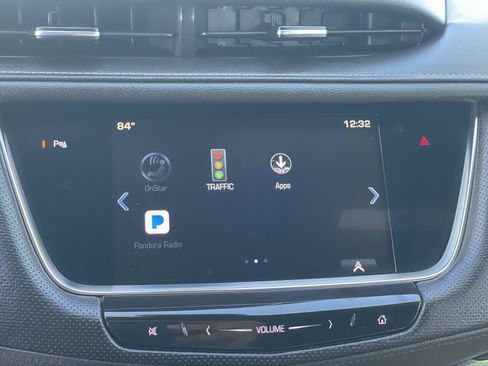 Used 2018 Cadillac XT5 Luxury w/ Driver Awareness Package image 11