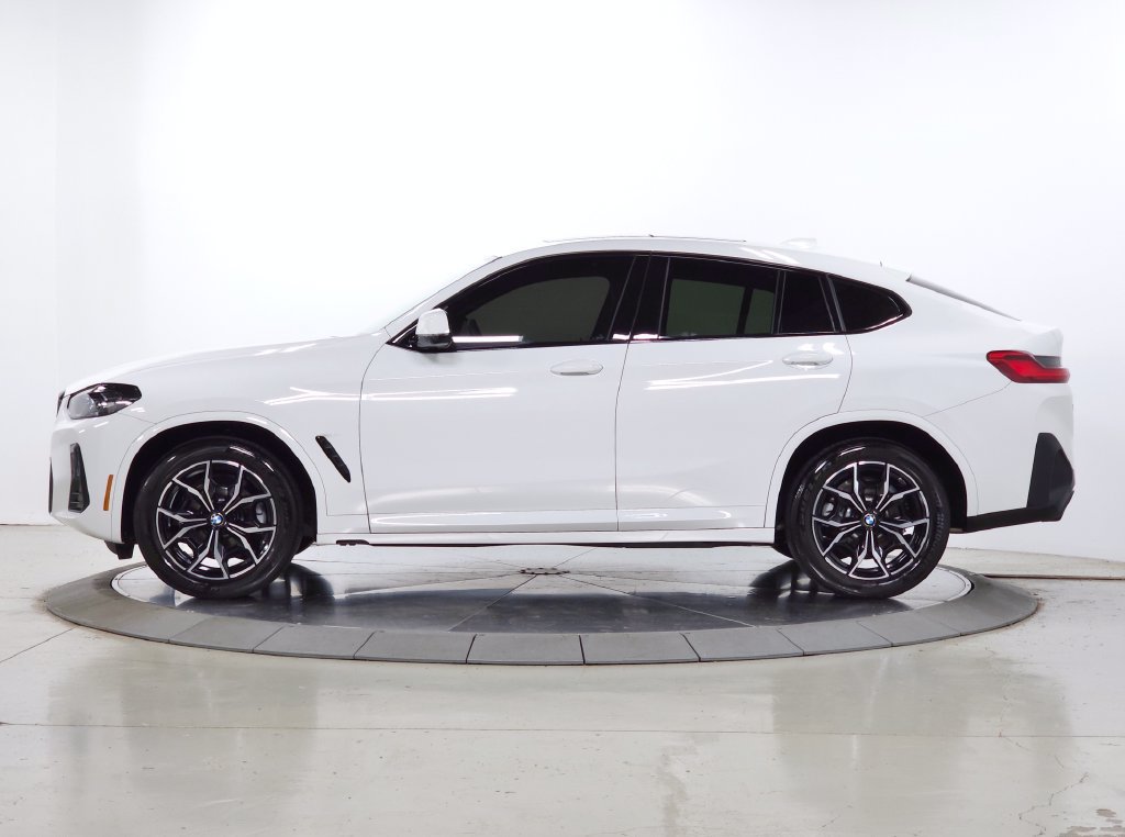 Used 2024 BMW X4 xDrive30i w/ M Sport Package AWD/4WD image 5