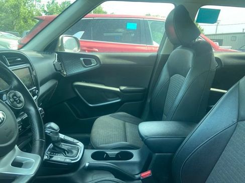 Used 2020 Kia Soul EX w/ Option Group 015 FWD image 7