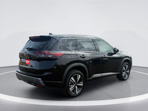 Used 2026 Nissan Rogue SL FWD image 4