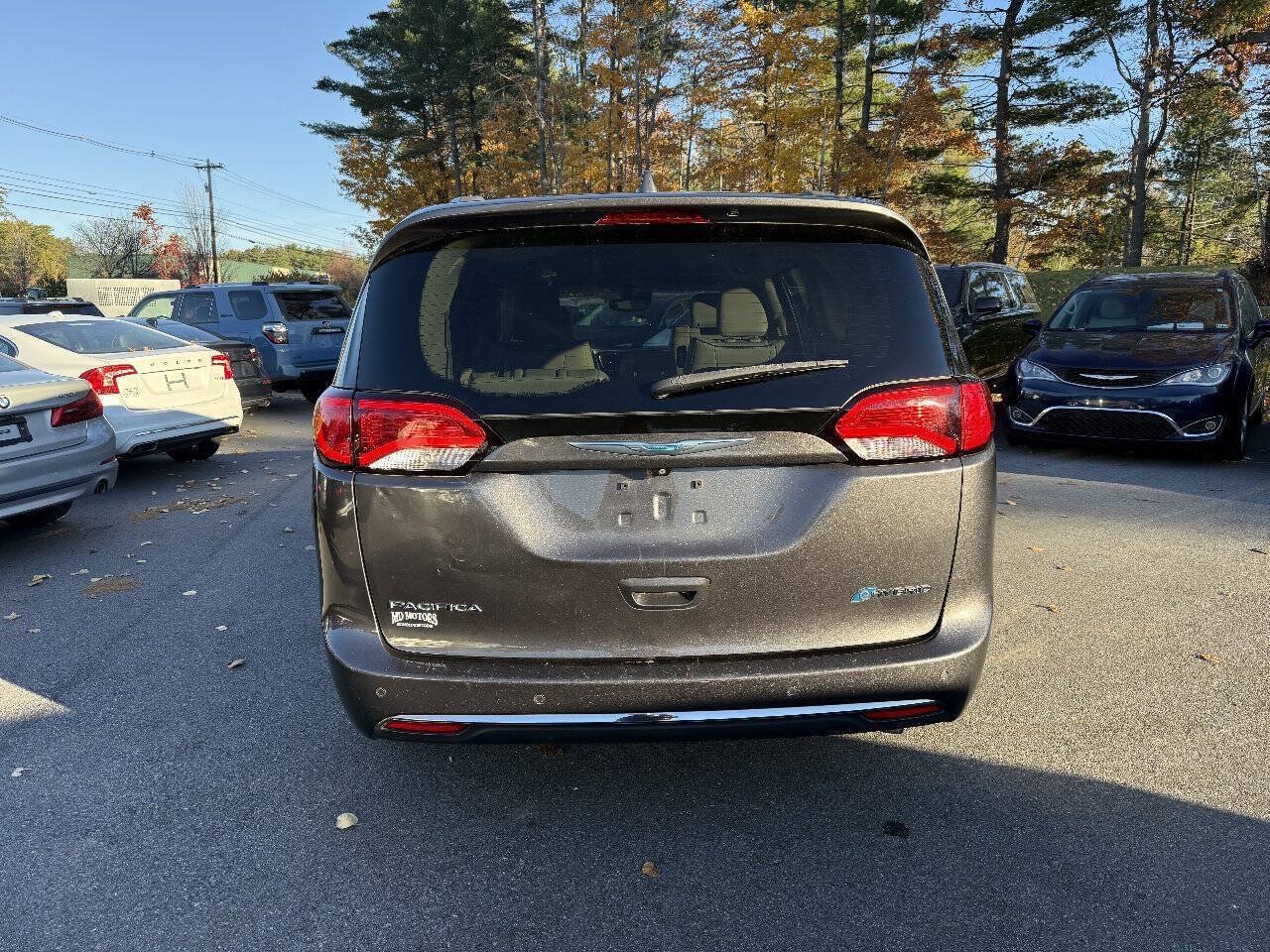 Used 2018 Chrysler Pacifica Limited w/ Advanced Safetytec Group FWD image 7