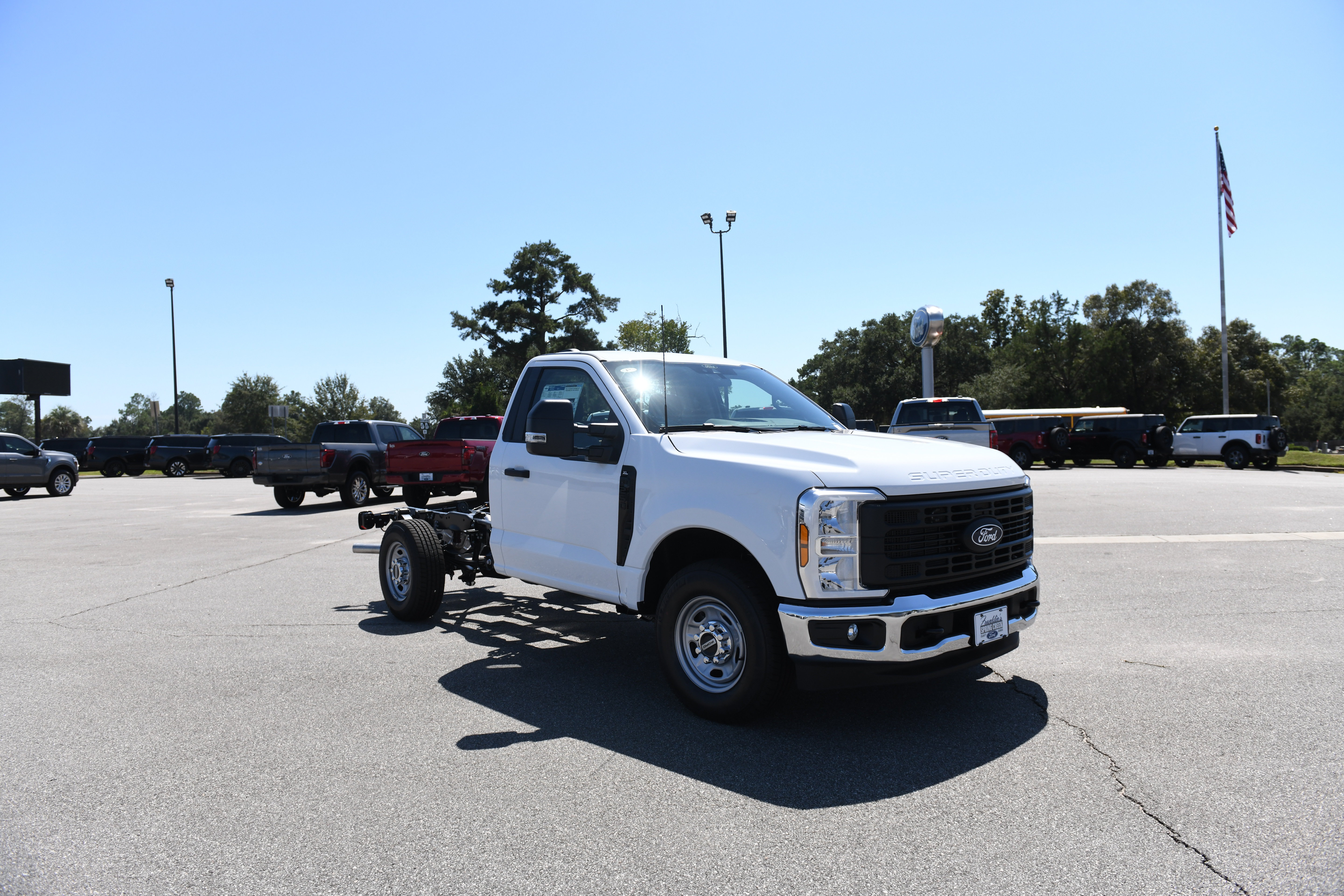 New 2027 Ford F250 XL w/ XL Chrome Package RWD image 2