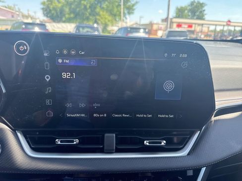 Used 2026 Chevrolet Equinox LT AWD/4WD image 22