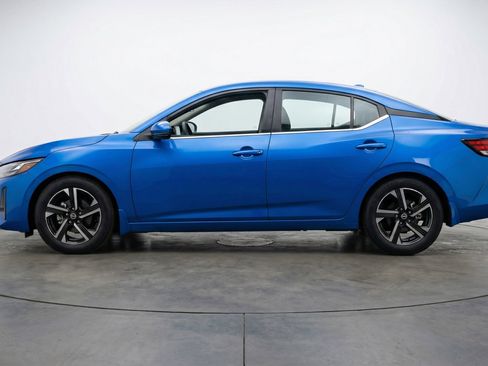 Used 2025 Nissan Sentra SV FWD image 5
