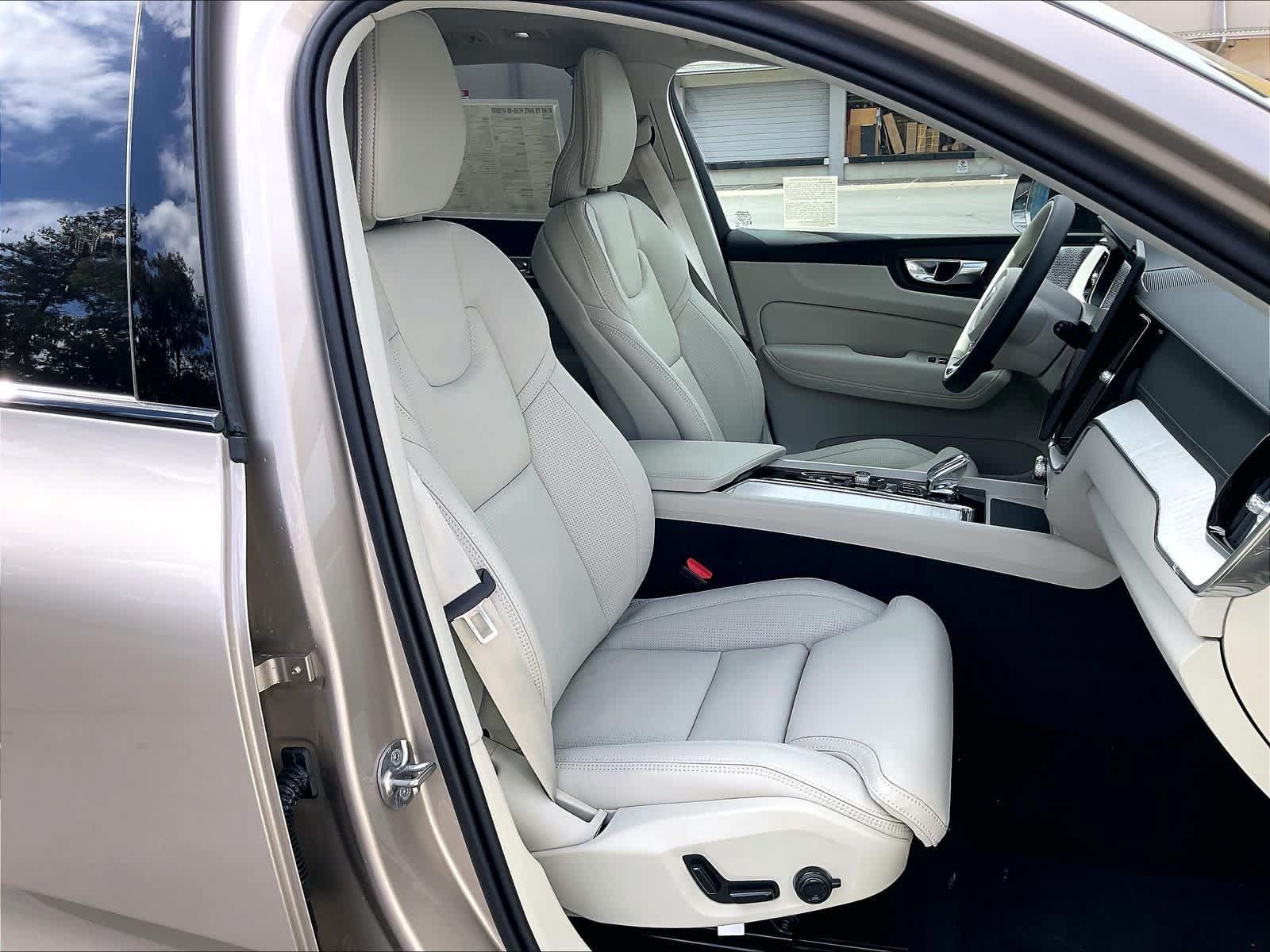 New 2027 Volvo XC60 T8 Ultra AWD/4WD image 31