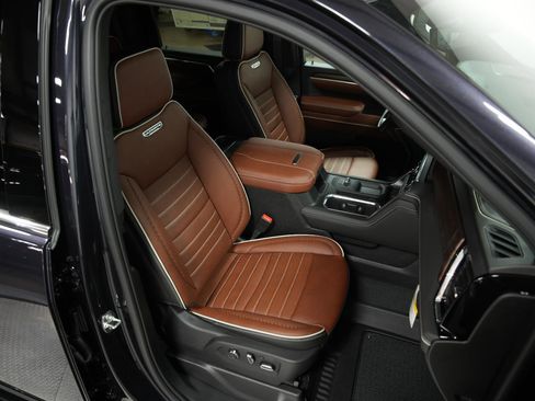 New 2026 GMC Sierra 2500 Denali Ultimate image 16