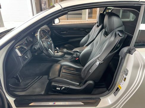 Used 2016 BMW M4 Convertible RWD image 34