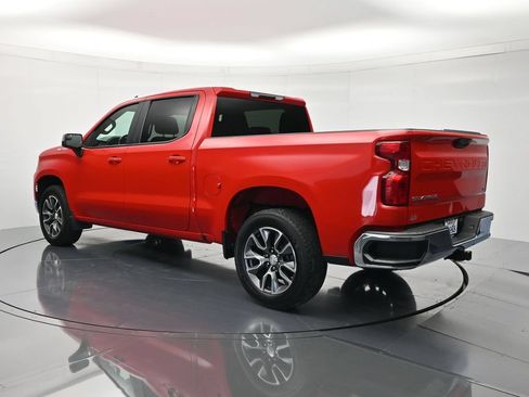 Used 2022 Chevrolet Silverado 1500 LT AWD/4WD image 7