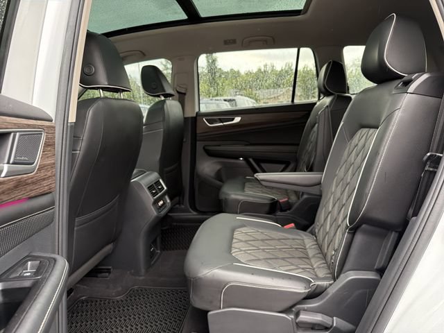 Used 2024 Volkswagen Atlas SEL Premium R-Line AWD/4WD image 13