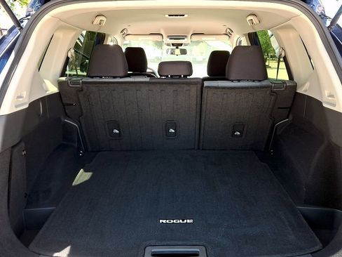 Used 2023 Nissan Rogue SV FWD image 29