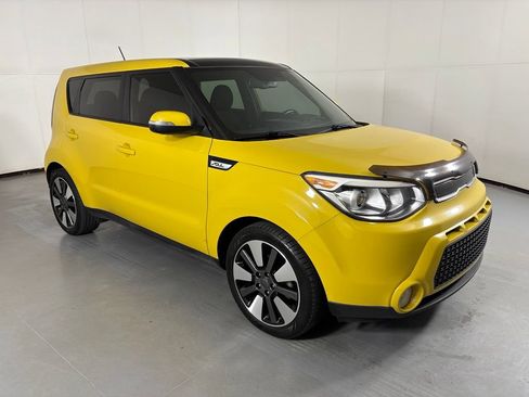 Used 2015 Kia Soul ! w/ Sun & Sound Package FWD image 2