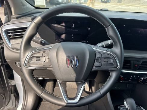 Used 2025 Buick Encore GX Preferred FWD image 17