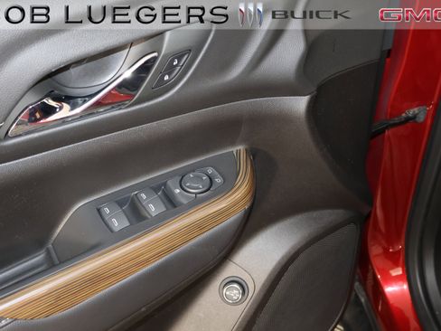 Certified 2023 GMC Acadia SLE w/ Driver Convenience Package image 9