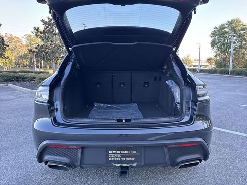 Certified 2025 Porsche Macan image 20