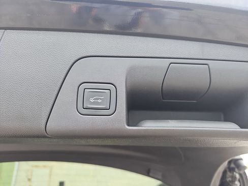 Used 2023 Buick Envision Essence AWD/4WD image 17