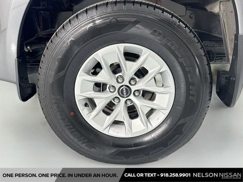 Used 2024 Nissan Frontier SV w/ Technology Package RWD image 28