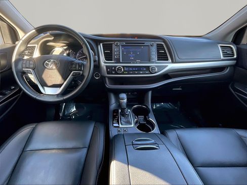 Used 2019 Toyota Highlander XLE w/ Protection Package #3 FWD image 7