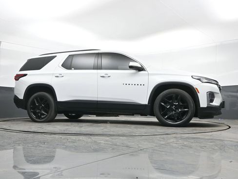Used 2023 Chevrolet Traverse LT image 47
