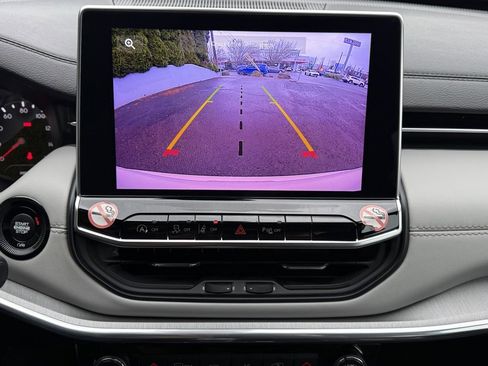 Used 2024 Jeep Compass Limited image 26