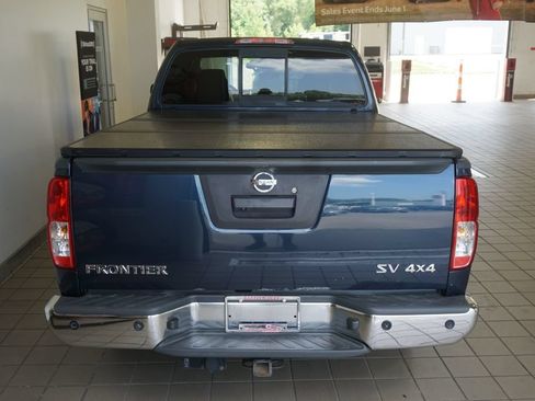 Used 2015 Nissan Frontier SV w/ SV Value Truck Package AWD/4WD image 14