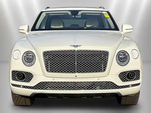Used 2017 Bentley Bentayga AWD/4WD image 2
