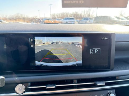 Used 2025 Hyundai Tucson SE image 18