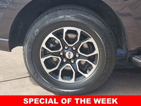 Used 2024 Ford Expedition XLT image 40