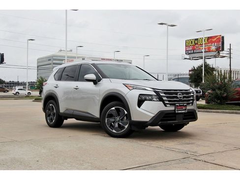 Used 2025 Nissan Rogue SV w/ SV Premium Package FWD image 1