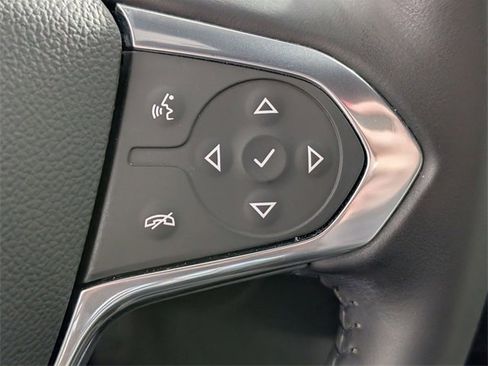 Used 2022 Chevrolet Traverse LT image 16