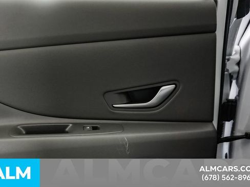 Used 2025 Hyundai Elantra Sport image 51