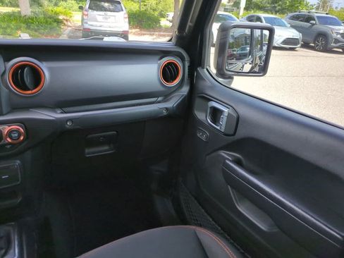 Used 2022 Jeep Gladiator Mojave AWD/4WD image 16