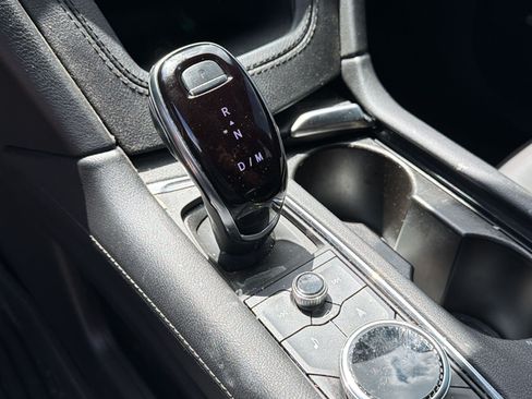 Used 2024 Cadillac XT6 Premium Luxury w/ Technology Package FWD image 19