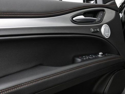 New 2025 Alfa Romeo Stelvio Sprint image 8