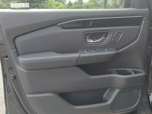 Used 2024 Honda Pilot Touring image 20