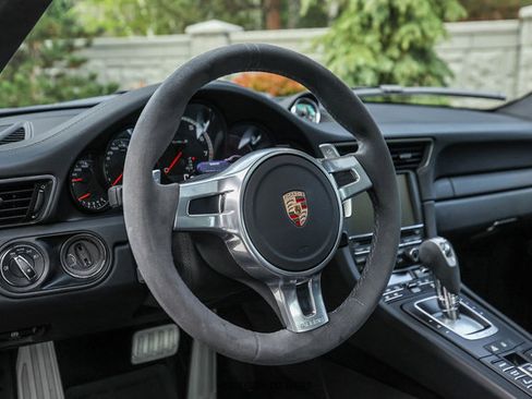 Used 2014 Porsche 911 Turbo S image 61