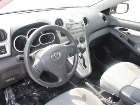 Used 2009 Toyota Matrix FWD image 9