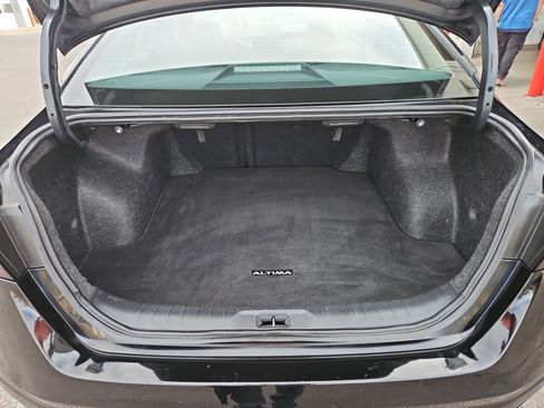 Used 2024 Nissan Altima 2.5 SV image 19