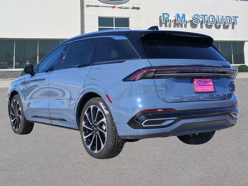 Used 2025 Lincoln Nautilus Black Label image 5