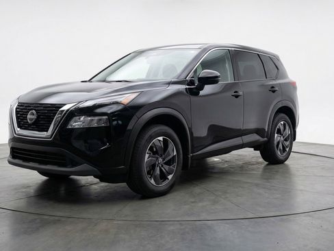 Used 2025 Nissan Rogue SV image 3