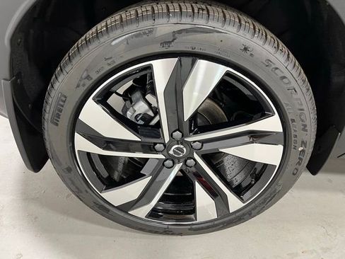 Used 2026 Volvo XC40 B5 Ultra w/ Protection Package Premier image 13